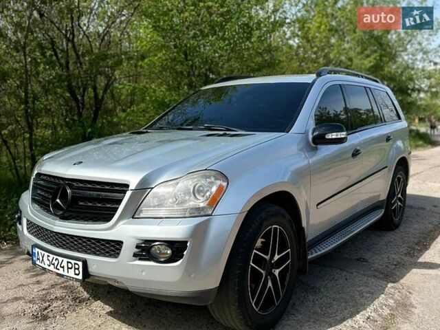 Серый Мерседес ГЛ-класс, объемом двигателя 2.99 л и пробегом 300 тыс. км за 15000 $, фото 1 на Automoto.ua