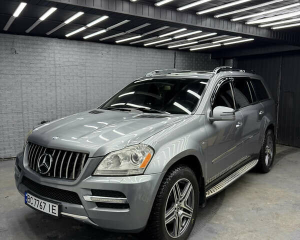 Серый Мерседес ГЛ-класс, объемом двигателя 2.99 л и пробегом 284 тыс. км за 16300 $, фото 1 на Automoto.ua