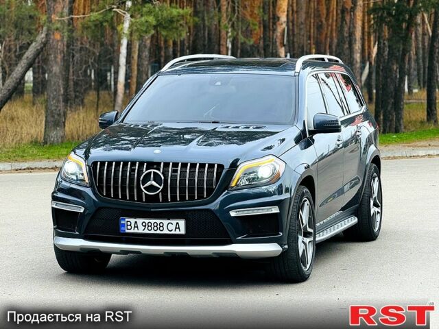 Серый Мерседес ГЛ-класс, объемом двигателя 3 л и пробегом 190 тыс. км за 25500 $, фото 1 на Automoto.ua