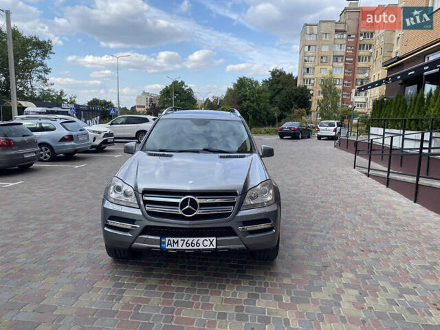 Сірий Мерседес ГЛ-Клас, об'ємом двигуна 2.99 л та пробігом 243 тис. км за 17000 $, фото 1 на Automoto.ua