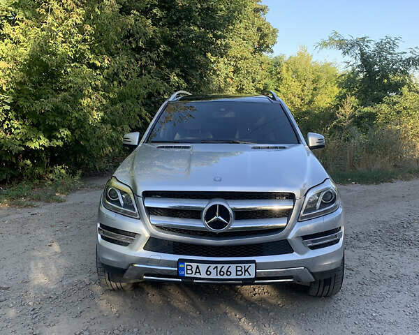 Сірий Мерседес ГЛ-Клас, об'ємом двигуна 4.66 л та пробігом 195 тис. км за 33000 $, фото 1 на Automoto.ua