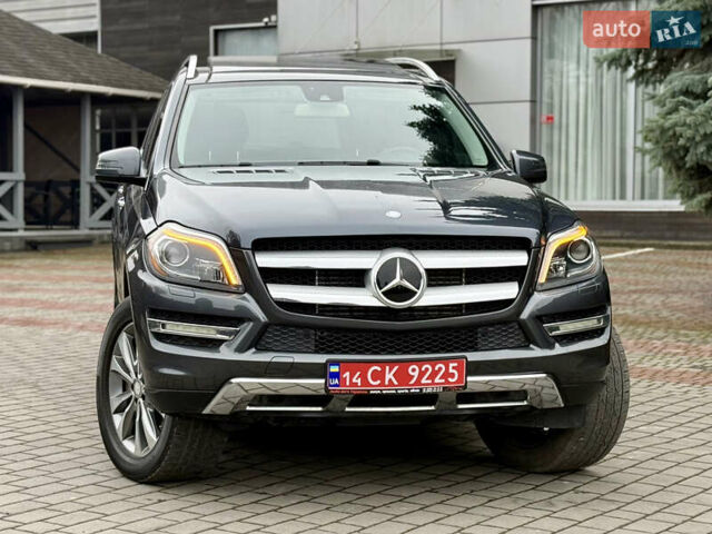 Серый Мерседес ГЛ-класс, объемом двигателя 3 л и пробегом 250 тыс. км за 24700 $, фото 1 на Automoto.ua