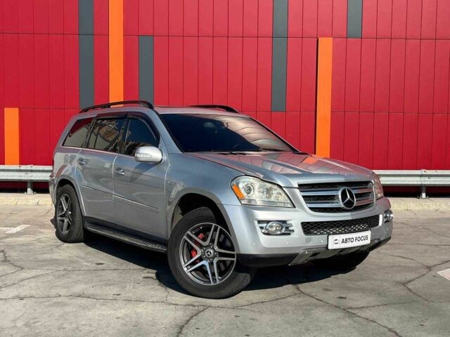 Серый Мерседес GL серия, объемом двигателя 4.7 л и пробегом 363 тыс. км за 9990 $, фото 1 на Automoto.ua