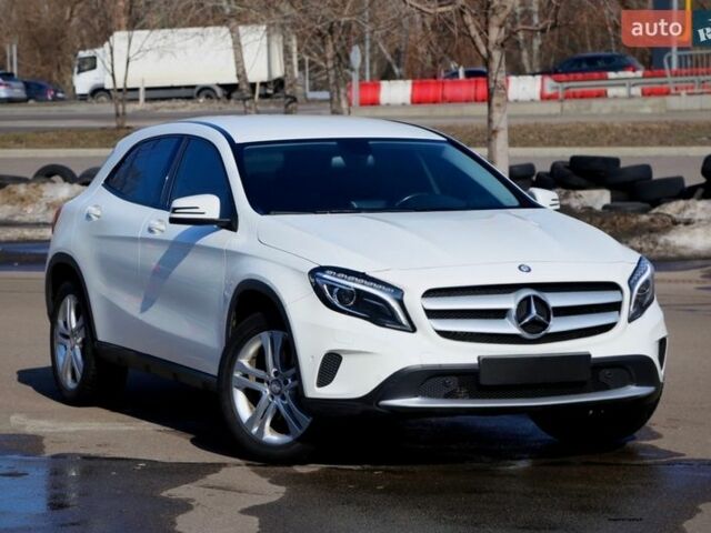 Белый Мерседес ГЛА-Класс, объемом двигателя 1.99 л и пробегом 103 тыс. км за 17700 $, фото 1 на Automoto.ua