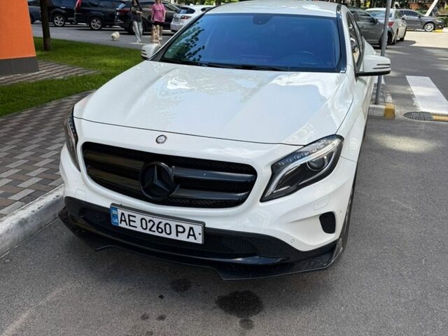 Белый Мерседес ГЛА-Класс, объемом двигателя 1.99 л и пробегом 110 тыс. км за 17999 $, фото 1 на Automoto.ua