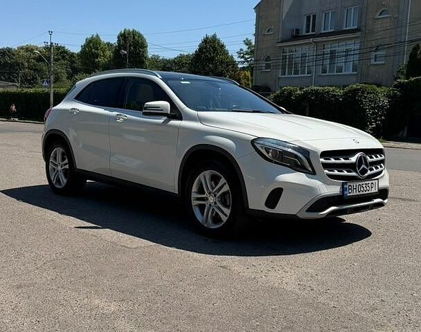 Белый Мерседес ГЛА-Класс, объемом двигателя 1.99 л и пробегом 127 тыс. км за 21500 $, фото 1 на Automoto.ua