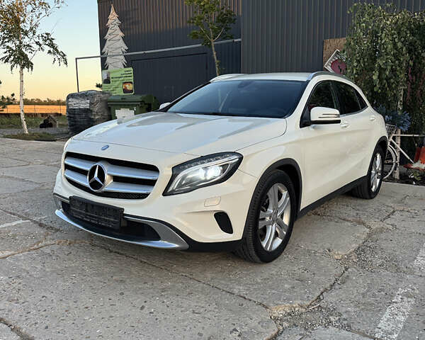 Белый Мерседес ГЛА-Класс, объемом двигателя 1.46 л и пробегом 324 тыс. км за 16700 $, фото 1 на Automoto.ua