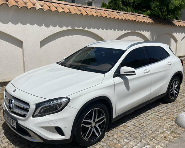Белый Мерседес ГЛА-Класс, объемом двигателя 2.14 л и пробегом 176 тыс. км за 22000 $, фото 1 на Automoto.ua