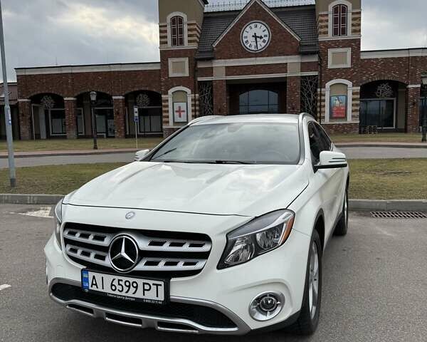 Белый Мерседес ГЛА-Класс, объемом двигателя 1.99 л и пробегом 87 тыс. км за 18500 $, фото 1 на Automoto.ua