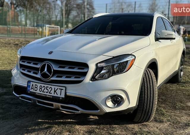 Белый Мерседес ГЛА-Класс, объемом двигателя 1.99 л и пробегом 153 тыс. км за 18500 $, фото 1 на Automoto.ua