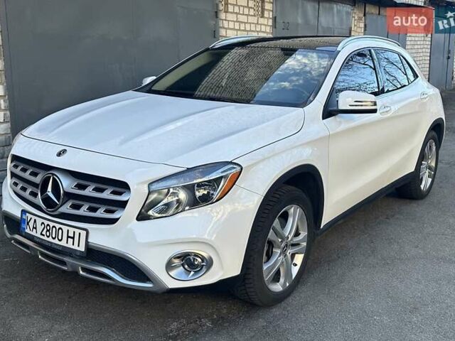 Белый Мерседес ГЛА-Класс, объемом двигателя 1.99 л и пробегом 59 тыс. км за 25500 $, фото 1 на Automoto.ua