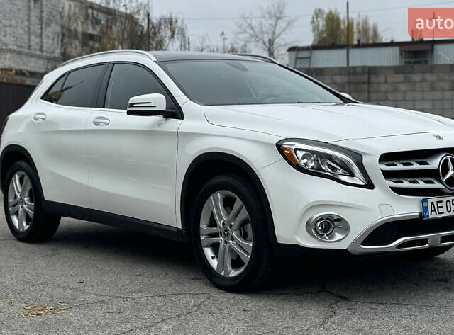 Белый Мерседес ГЛА-Класс, объемом двигателя 1.99 л и пробегом 25 тыс. км за 24000 $, фото 1 на Automoto.ua