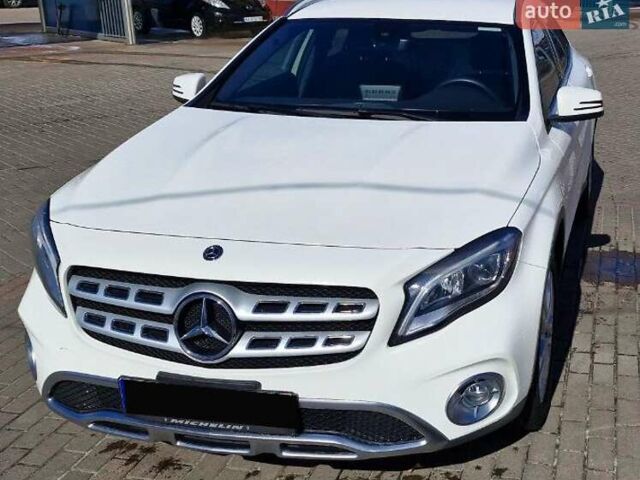 Белый Мерседес ГЛА-Класс, объемом двигателя 1.99 л и пробегом 45 тыс. км за 25000 $, фото 1 на Automoto.ua