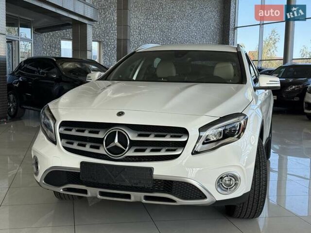 Мерседес ГЛА-Класс 2019 в Одессе на Automoto.ua Белый Мерседес ГЛА-Класс, объемом двигателя 1.99 л и пробегом 13 тыс. км за 25900 $, фото 1 на Automoto.ua
