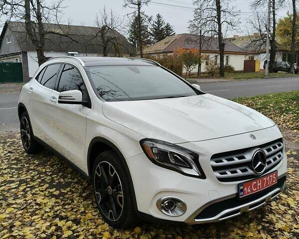 Белый Мерседес ГЛА-Класс, объемом двигателя 2 л и пробегом 32 тыс. км за 27000 $, фото 1 на Automoto.ua