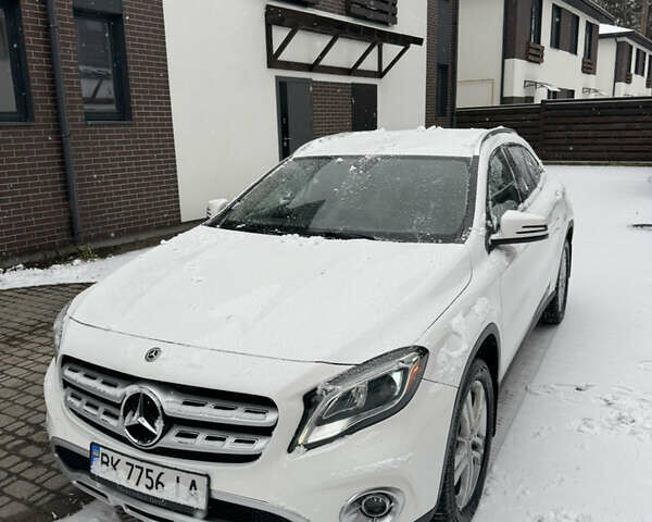 Білий Мерседес ГЛА-Клас, об'ємом двигуна 1.99 л та пробігом 106 тис. км за 22900 $, фото 1 на Automoto.ua