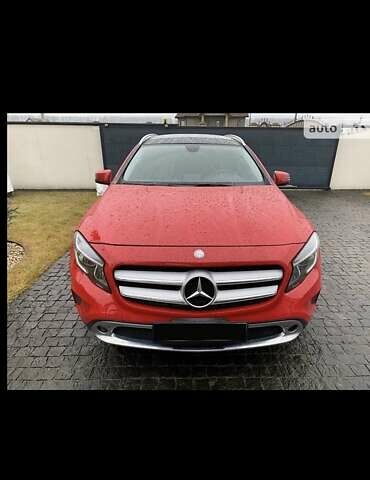 Красный Мерседес ГЛА-Класс, объемом двигателя 2 л и пробегом 117 тыс. км за 19300 $, фото 1 на Automoto.ua