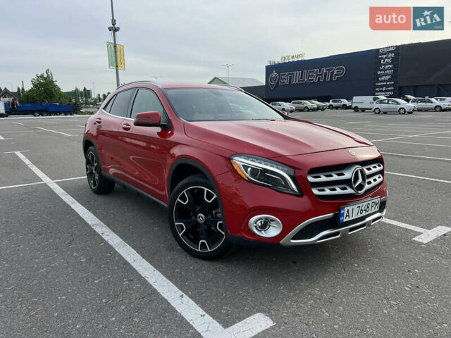 Красный Мерседес ГЛА-Класс, объемом двигателя 1.99 л и пробегом 29 тыс. км за 24900 $, фото 1 на Automoto.ua
