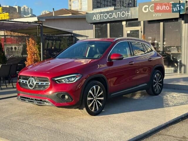 Красный Мерседес ГЛА-Класс, объемом двигателя 2 л и пробегом 72 тыс. км за 29000 $, фото 1 на Automoto.ua
