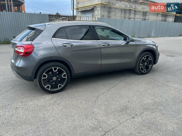 Серый Мерседес ГЛА-Класс, объемом двигателя 2 л и пробегом 23 тыс. км за 34000 $, фото 1 на Automoto.ua