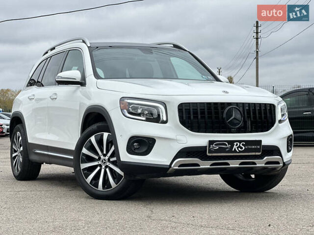 Белый Мерседес GLB-Class, объемом двигателя 1.99 л и пробегом 44 тыс. км за 34500 $, фото 1 на Automoto.ua