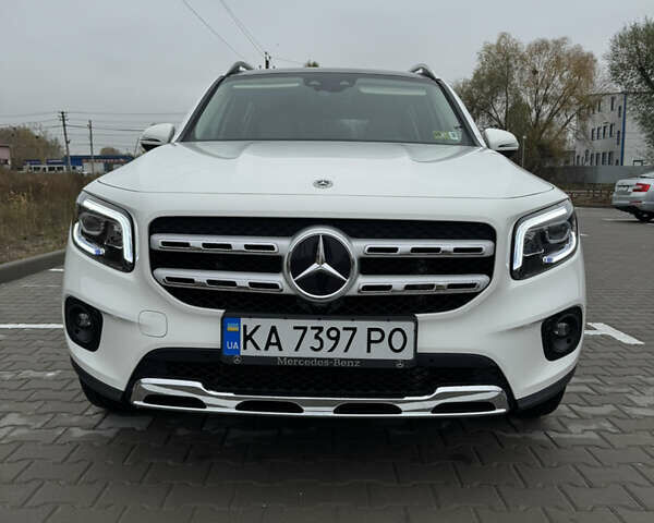 Белый Мерседес GLB-Class, объемом двигателя 1.99 л и пробегом 36 тыс. км за 49000 $, фото 1 на Automoto.ua