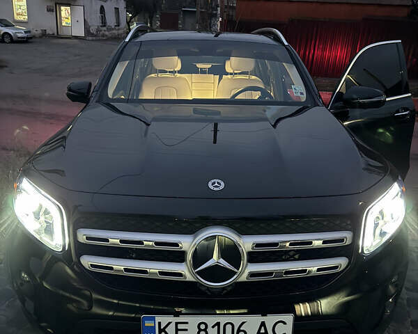 Черный Мерседес GLB-Class, объемом двигателя 1.99 л и пробегом 8 тыс. км за 53000 $, фото 1 на Automoto.ua