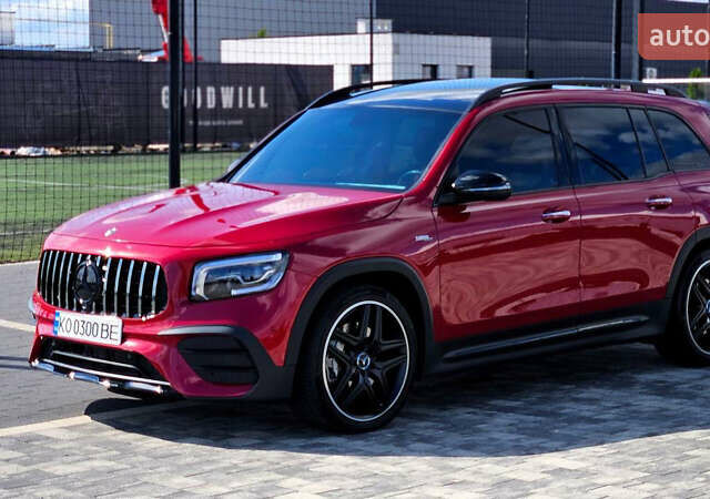 Червоний Мерседес GLB-Class, об'ємом двигуна 1.99 л та пробігом 24 тис. км за 77000 $, фото 1 на Automoto.ua