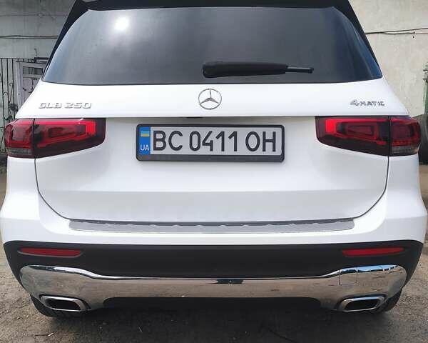 Мерседес GLB-Class, об'ємом двигуна 1.99 л та пробігом 26 тис. км за 35600 $, фото 1 на Automoto.ua