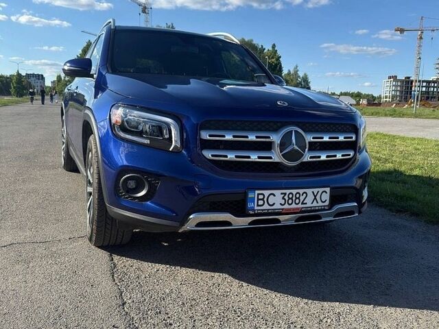 Синий Мерседес GLB-Class, объемом двигателя 1.99 л и пробегом 105 тыс. км за 31500 $, фото 1 на Automoto.ua