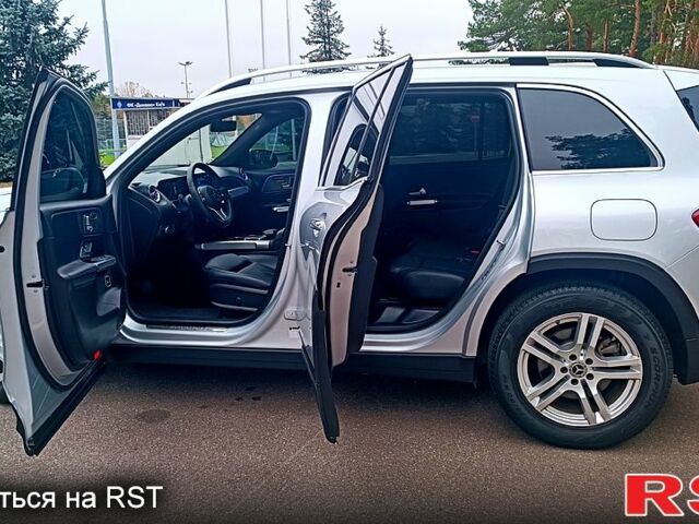 Сірий Мерседес GLB, об'ємом двигуна 2 л та пробігом 75 тис. км за 35500 $, фото 1 на Automoto.ua