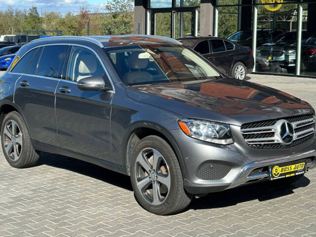 Серый Мерседес GLC 300, объемом двигателя 2 л и пробегом 155 тыс. км за 20800 $, фото 1 на Automoto.ua