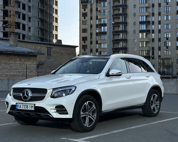 Белый Мерседес ГЛЦ-Класс, объемом двигателя 1.99 л и пробегом 157 тыс. км за 28200 $, фото 1 на Automoto.ua