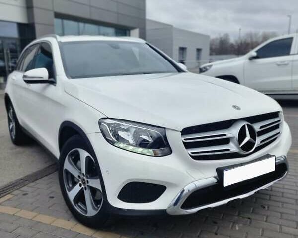 Белый Мерседес ГЛЦ-Класс, объемом двигателя 2.14 л и пробегом 61 тыс. км за 29500 $, фото 1 на Automoto.ua