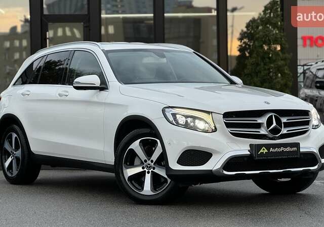 Мерседес ГЛЦ-Класс 2017 в Киеве на Automoto.ua Белый Мерседес ГЛЦ-Класс, объемом двигателя 2.14 л и пробегом 57 тыс. км за 36999 $, фото 1 на Automoto.ua