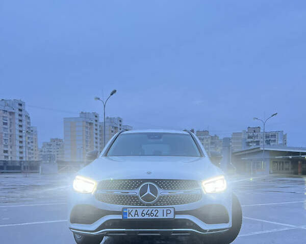 Белый Мерседес ГЛЦ-Класс, объемом двигателя 1.95 л и пробегом 107 тыс. км за 46999 $, фото 1 на Automoto.ua