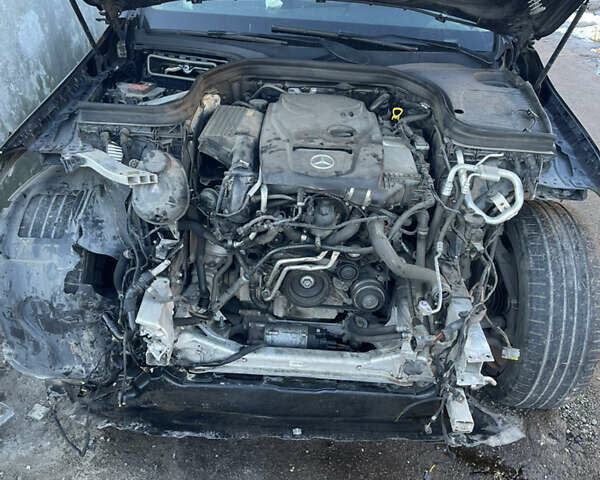 Черный Мерседес ГЛЦ-Класс, объемом двигателя 1.99 л и пробегом 160 тыс. км за 12000 $, фото 1 на Automoto.ua