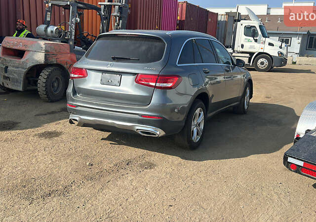 Серый Мерседес ГЛЦ-Класс, объемом двигателя 1.99 л и пробегом 97 тыс. км за 20000 $, фото 1 на Automoto.ua