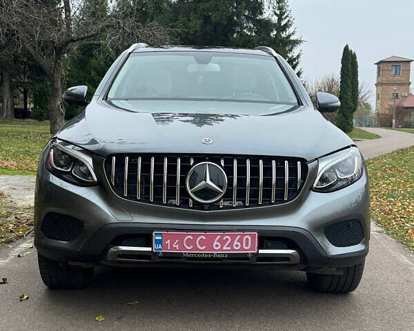 Серый Мерседес ГЛЦ-Класс, объемом двигателя 2 л и пробегом 130 тыс. км за 31600 $, фото 1 на Automoto.ua