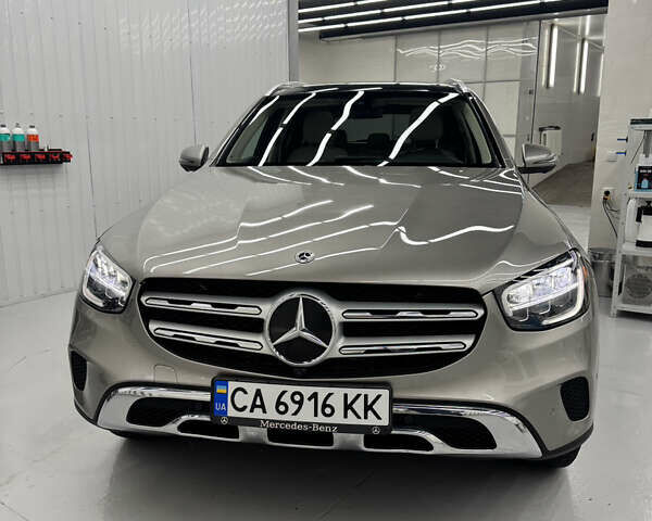 Серый Мерседес ГЛЦ-Класс, объемом двигателя 1.99 л и пробегом 75 тыс. км за 37500 $, фото 1 на Automoto.ua