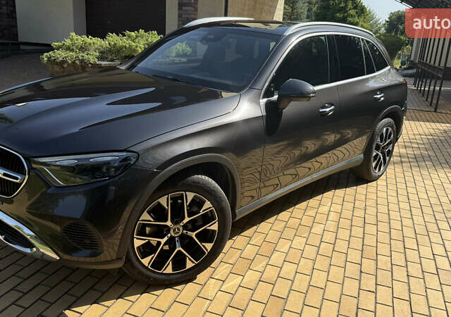 Серый Мерседес ГЛЦ-Класс, объемом двигателя 1.99 л и пробегом 54 тыс. км за 70000 $, фото 1 на Automoto.ua