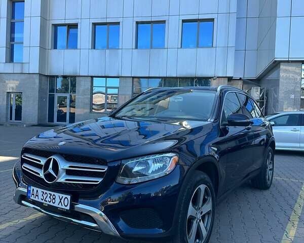 Мерседес ГЛЦ-Класс 2016 в Киеве на Automoto.ua Синий Мерседес ГЛЦ-Класс, объемом двигателя 1.99 л и пробегом 251 тыс. км за 20500 $, фото 1 на Automoto.ua