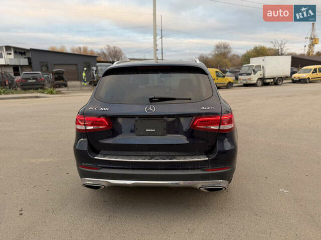 Синий Мерседес ГЛЦ-Класс, объемом двигателя 1.99 л и пробегом 81 тыс. км за 15750 $, фото 1 на Automoto.ua