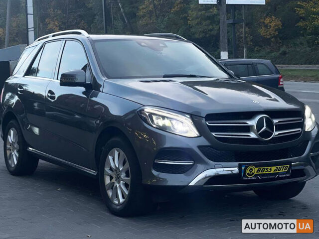 Серый Мерседес ГЛE 350, объемом двигателя 3 л и пробегом 179 тыс. км за 39700 $, фото 1 на Automoto.ua