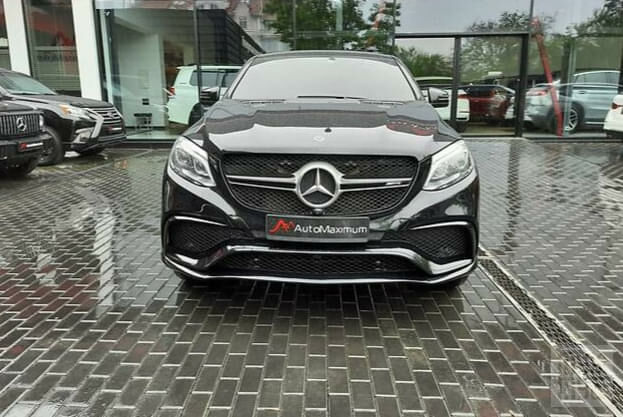 Чорний Мерседес GLE 43 AMG, об'ємом двигуна 3 л та пробігом 74 тис. км за 67700 $, фото 1 на Automoto.ua