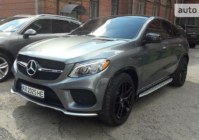 Сірий Мерседес GLE 43 AMG, об'ємом двигуна 3 л та пробігом 86 тис. км за 46999 $, фото 1 на Automoto.ua