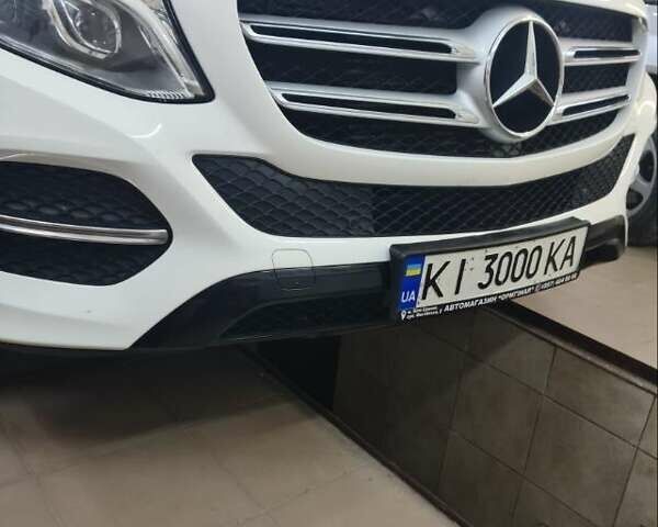 Мерседес ГЛЕ-Класс 2016 в Белой Церкве на Automoto.ua Белый Мерседес ГЛЕ-Класс, объемом двигателя 2.14 л и пробегом 198 тыс. км за 32999 $, фото 1 на Automoto.ua