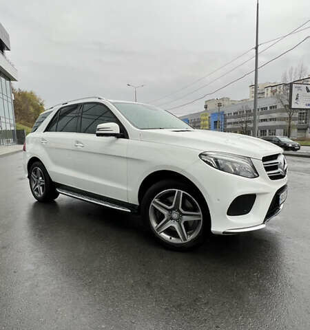 Белый Мерседес ГЛЕ-Класс, объемом двигателя 3 л и пробегом 165 тыс. км за 34500 $, фото 1 на Automoto.ua