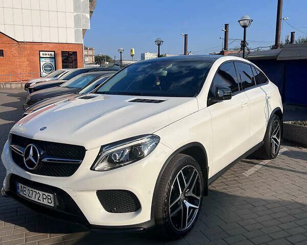 Белый Мерседес ГЛЕ-Класс, объемом двигателя 3 л и пробегом 113 тыс. км за 43000 $, фото 1 на Automoto.ua