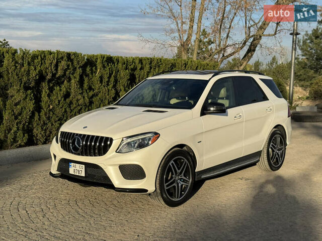 Белый Мерседес ГЛЕ-Класс, объемом двигателя 3 л и пробегом 225 тыс. км за 31000 $, фото 1 на Automoto.ua